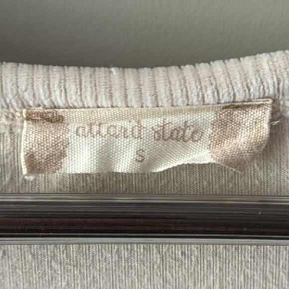 ALTAR’D STATE RIBBED VELVETY / VELOUR LONG SLEEVE CROP TOP SIZE SMALL - Picture 3 of 4